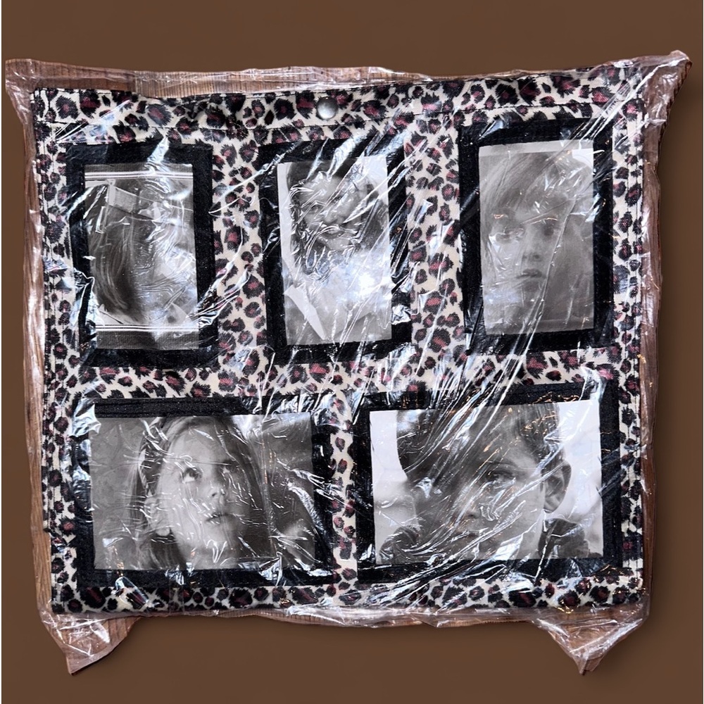 LEOPARD PRINT ⭐️ TOTE BRAG BAG, w/ Photo Holders and attached change purse, NWT - Picture 4 of 6